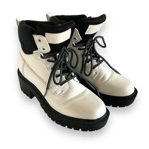 Kendall & Kylie Boots White Combat Faux Leather Chunky Sole Womens Size 5.5